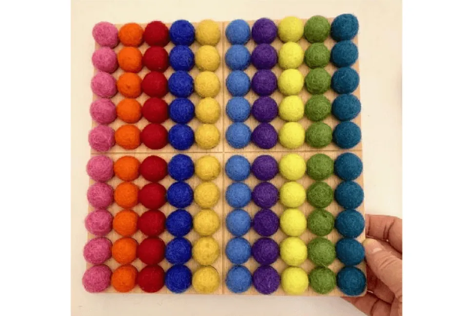 Counting Board with Felt Balls (2cm)