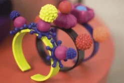 Pop-Arty Click Beads