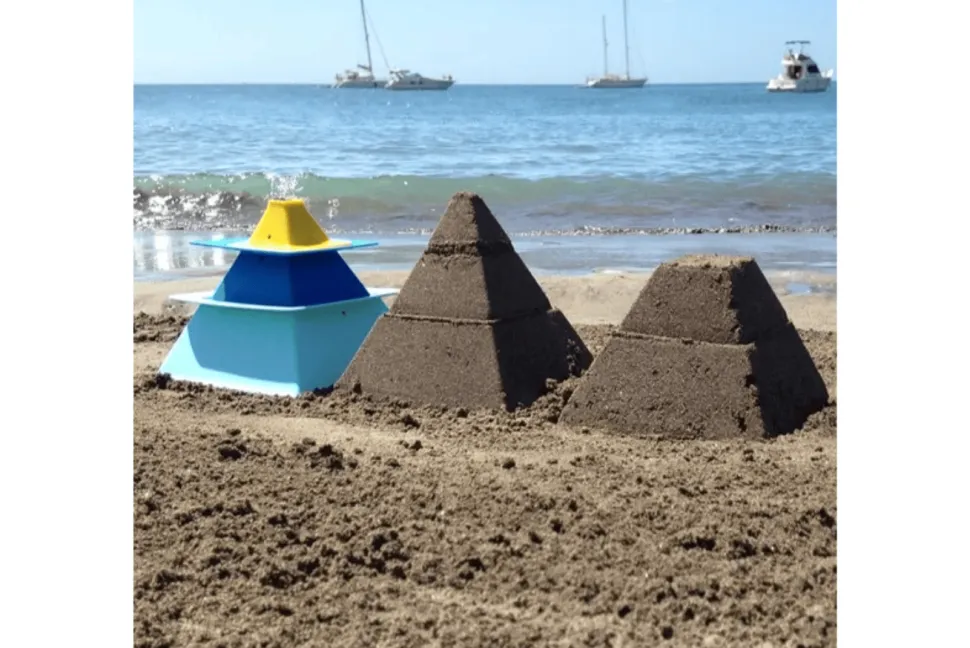Quut Nesting Sand Toy